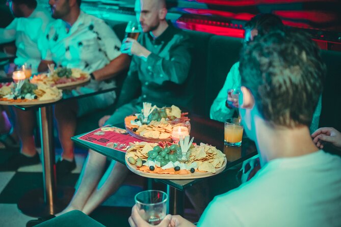 2 Hour Bottomless Brunch Experience with 3 Course Meal And Drinks - Who Runs the Night: Guides That Keep It Fun and Moving