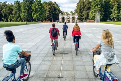 3-Hour Guided Cycling Tour of Warsaw
