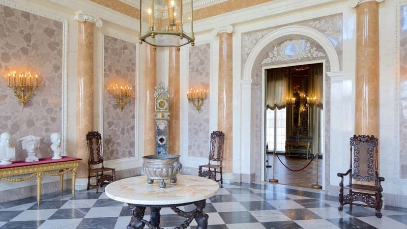 3-hour: Palace of King Jan Sobieski in Wilanow/inc. Pick-up/ - White Hall, Jan III Sobieski Statue, and the Chapel Stop You’ll Actually Remember