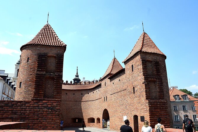 A Journey Through Old Town Warsaw - Getting oriented at Sigismund’s Column and the Royal Castle area
