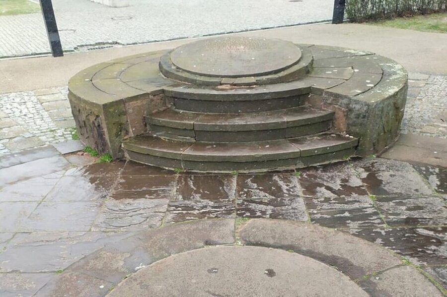 A unique walking tour of Jewish Warsaw -- past and present - Ending at Pomnik Umschlagplatz, the Treblinka departure point