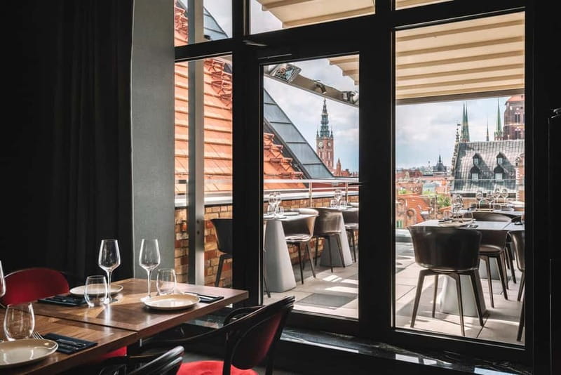 Asian Dinner Above the Rooftops of Gdańsk Old Town - The core plan: a 7th-floor sharing menu built around small first hits and bigger flavors