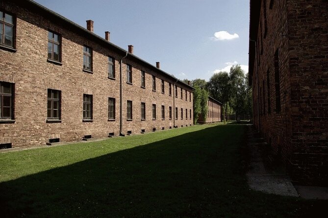 Auschwitz-Birkenau and Salt Mine Tour with private transport from Krakow - Who should book this Auschwitz and Wieliczka combo tour