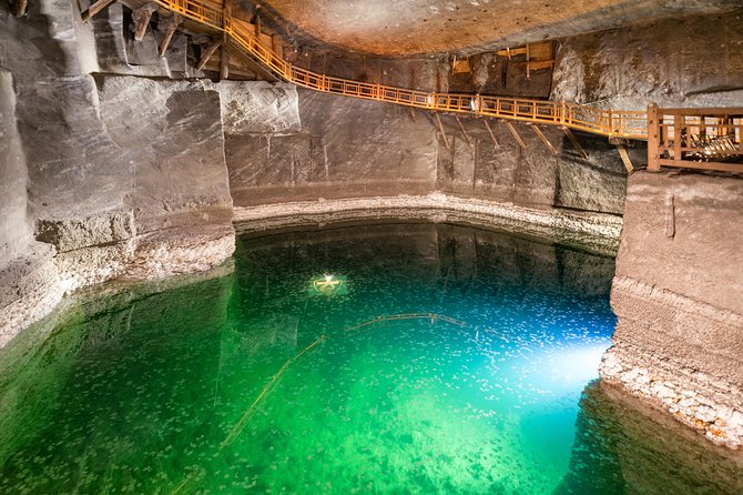 Auschwitz Birkenau and Wieliczka Salt Mine Guided Full Day Tour - The transfer and reflective break before Birkenau