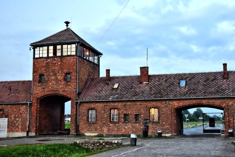 Auschwitz-Birkenau: Guided Tour and Skip-The-Line Ticket - Arrival, Security, and Meeting Outside Auschwitz I