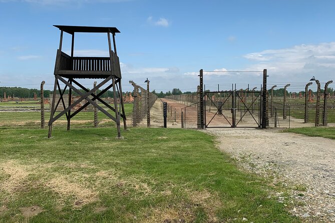 Auschwitz Birkenau Guided Tour/Skip The Line/PickUp/Guide ENG - English guide plus headphones: how the day stays understandable