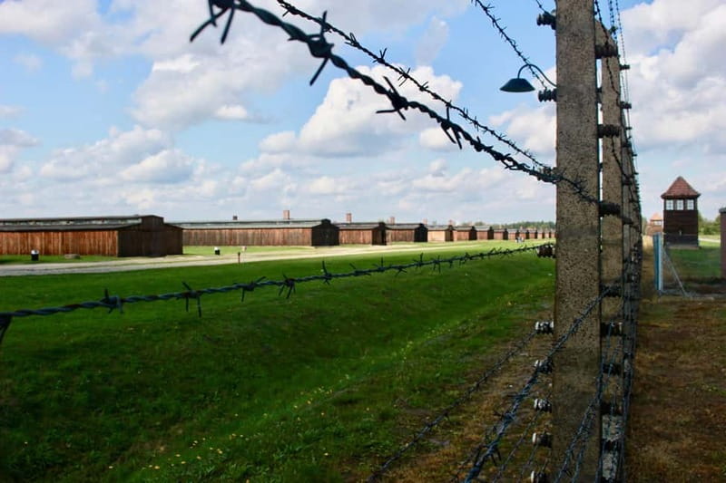 Auschwitz-Birkenau: Guided Tour - Ticket + Transportation - Auschwitz I for about two hours: what the group setup really changes