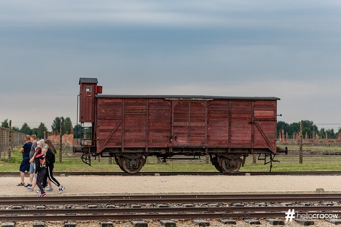 Auschwitz & Birkenau Guided Tour with Hotel Pickup from Krakow - Auschwitz I: What You Actually See, and Why the Pacing Works
