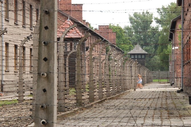 Auschwitz & Birkenau Live Guide Tour Entrance Ticket - Timing, Group Size, and the Meeting Point at Stanisławy Leszczyńskiej