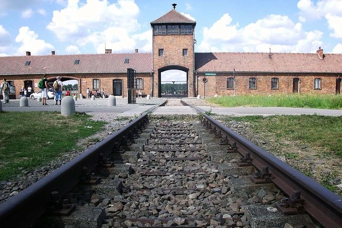 Auschwitz-Birkenau Memorial and Museum Guided Tour - Private Transport - Private Auschwitz and Birkenau from Krakow, with fewer stress points