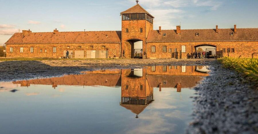 Auschwitz-Birkenau: Skip-the-Line Entry Ticket & Guided Tour - Auschwitz I Part One: Main Gate, Barracks, and the Ruins You Can’t Pretend Not to See