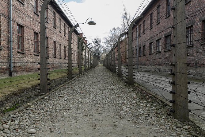 Auschwitz-Birkenau & Wieliczka in one day (Guided tour) - Comfort Tips That Make the Difference (Especially in Winter)