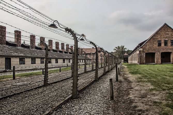 Auschwitz Private Tour - Auschwitz I: a careful route through rooms, jail, and the camp’s core