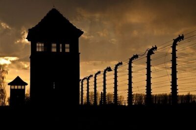Auschwitz Small Group Tour from Warsaw with Lunch