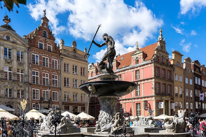 Best of Gdańsk, Gdynia and Sopot in 1-Day Private Car Tour - First Impressions in Gdynia, Swietojanska Street by Car