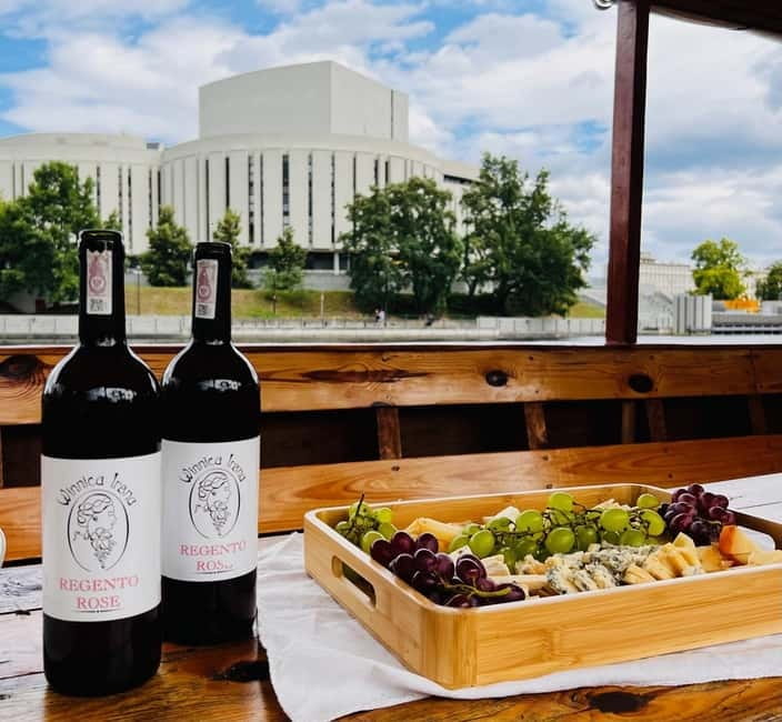 Bydgoszcz: River Cruise with local Wine and Cheese Tasting - The 1-hour cruise route: Mill Island, bridges, sluices, and the Old Port granaries