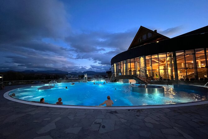 Chocholow Thermal Baths Evening Experience from Krakow - The swim-up bar and restaurant setup: fun, but plan for queues and extra spending