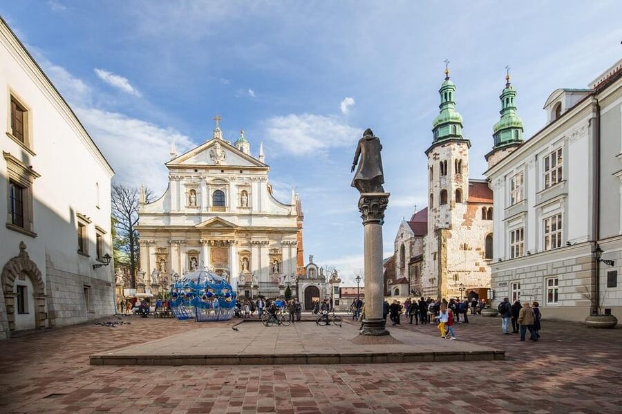 Cracow's Old Town sightseeing & St. Mary's Basilica Visit - Key highlights to focus on