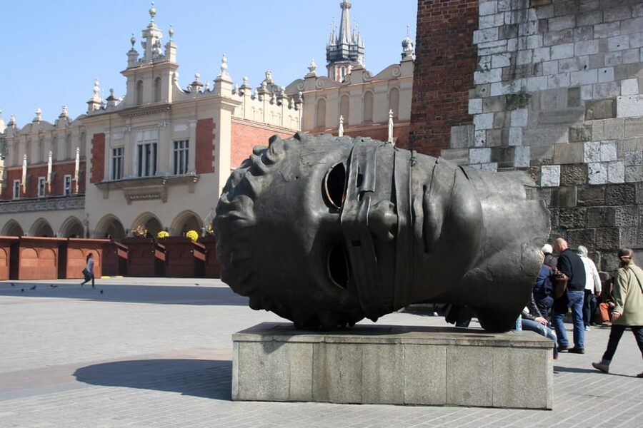 Cracow's Old Town sightseeing & St. Mary's Basilica Visit - The Main Square Orientation, Where the City’s Layout Clicks