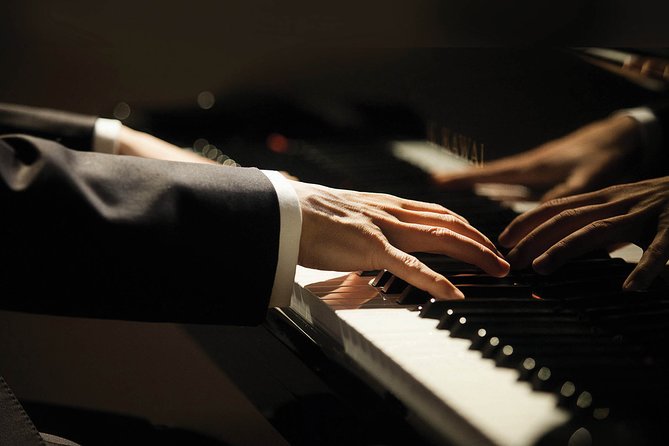 Daily live piano Chopin's concerts at 6:30 pm in the Warsaw Archdiocese Museum - The 55-Minute Chopin Recital: Close Listening, Focused Program