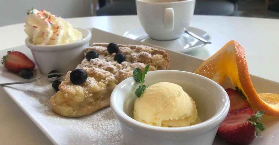 DAILY Warsaw Traditional Food Tasting & Guided Old Town Tour - The Old Town walk: royal visuals, medieval squares, and WWII rebirth stories