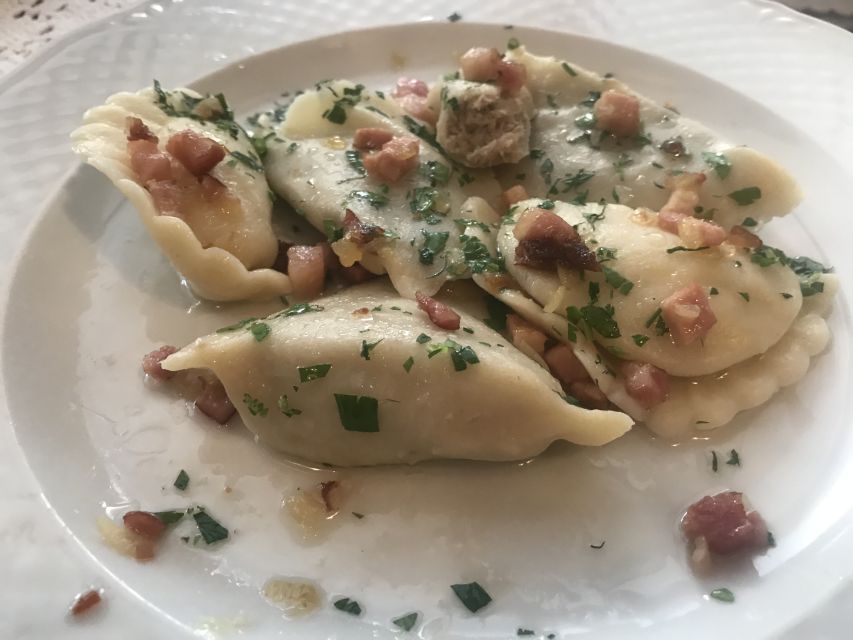 DAILY Warsaw Traditional Food Tasting & Guided Old Town Tour - Meeting at Kościół Akademicki św. Anny and why being early helps
