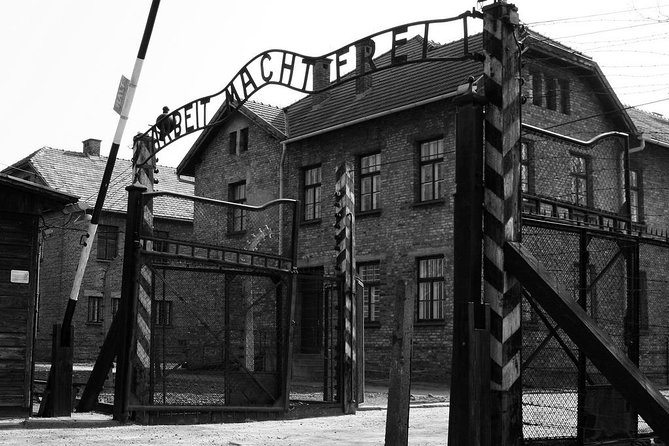 Day Trip: Auschwitz-Birkenau and Wieliczka Salt Mine from Krakow - Lunchbox at Birkenau, a practical reset between emotional stops
