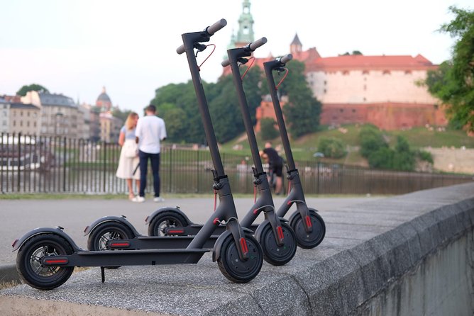 E-Scooter Rental in Krakow for 4 hours - Getting your scooter: delivery timing, the pickup point, and clear instructions
