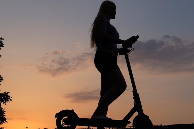 E-Scooter Rental in Krakow for 4 hours - How far one charge really goes in 4 hours