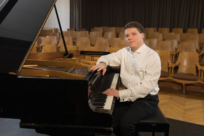 Everyday Chopin Concert at 7 PM with candlelight by the Castle - The Music: Chopin on Piano, Up Close