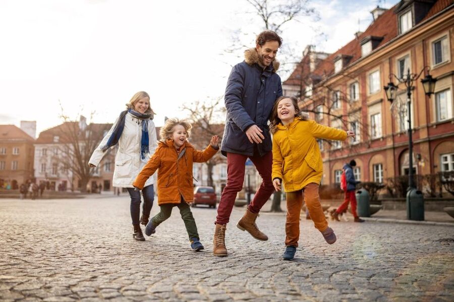 Family Tour of Warsaw Old Town with Fun Activities for Kids - Choosing the 4-hour plan for Copernicus Science Centre and interactive fun