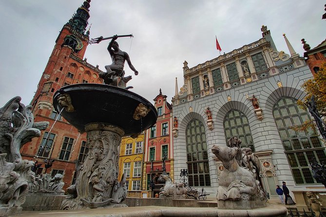 First Time in Gdańsk? Private Tour of Old Gdańsk’s Highlights - Neptune’s Fountain, Muzeum Gdańska, and the Golden House Finale