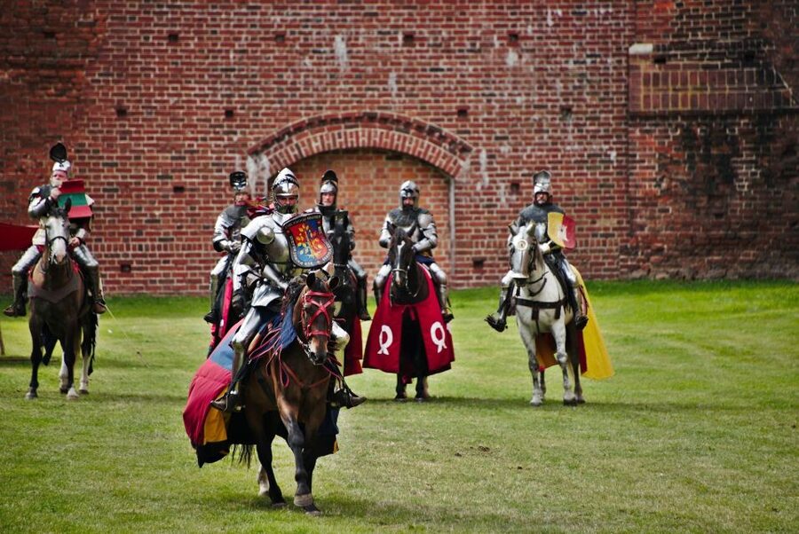 From Gdansk: Malbork Castle Half-Day Private Tour - Cellars and Amber: A Thematic Stop Worth Booking For