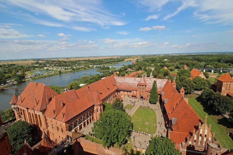 From Gdansk: Malbork Castle Trip with Ticket and Audio Guide - Your 3.5 hours inside the castle: how to pace it