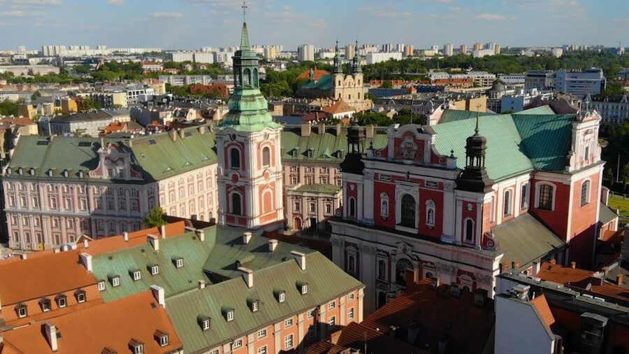 From Golden Age to Fall and Rebirth of Poland - Guides, flexibility, and what you’ll likely notice in real life