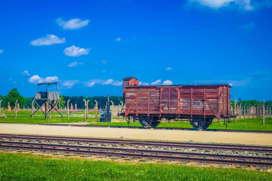 From Krakow: Auschwitz-Birkenau Day Tour with Pickup - Transfer Breaks Matter: The Short Breaks Between Camp Areas