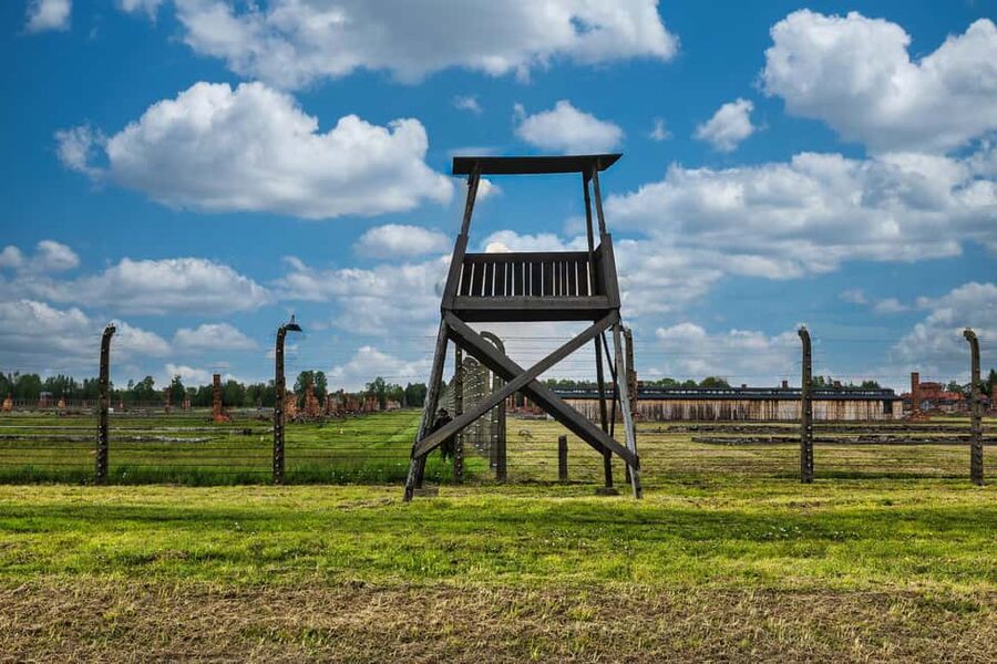 From Krakow: Auschwitz-Birkenau Full-Day Guided Tour - Should you book from Krakow with Royal Tours Krakow?