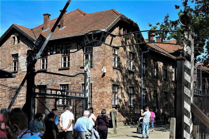 From Krakow: Auschwitz-Birkenau Guided Tour & Pickup Options - What’s actually included, and how to plan around the “small meal” reality