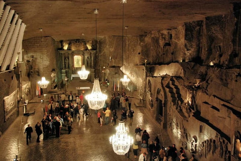From Krakow: Auschwitz Museum and Wieliczka Salt Mine Tour - A hard, meaningful day trip from Kraków: Auschwitz plus Wieliczka