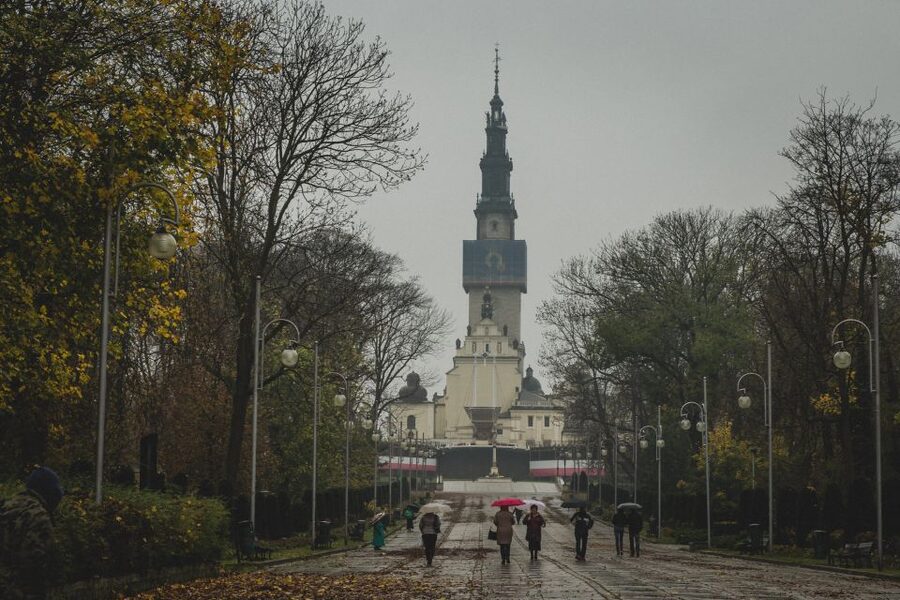 From Krakow: Częstochowa "Black Madonna" Day Tour - Museum ticket and skip-the-line entry, what that means in real time