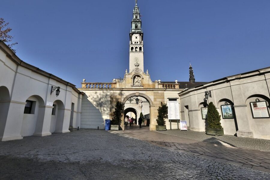 From Krakow: Czestochowa - The Black Madonna - Key moments that make this tour worth your time