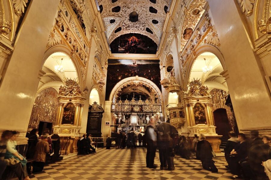 From Krakow: Czestochowa - The Black Madonna - Trail of the Eagles Nests: a historic ride that adds meaning
