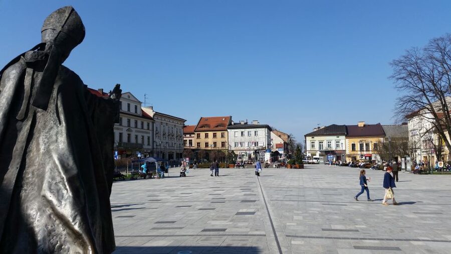 From Krakow: Full-Day Wadowice & Czestochowa Tour - Czestochowa and the Jasna Góra Complex, Step by Step