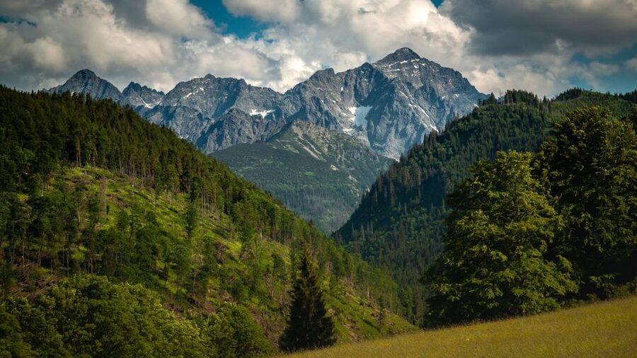 From Krakow: Hot Springs and Zakopane with Gubałówka - Gubałówka cable car: the easiest way to earn those mountain views