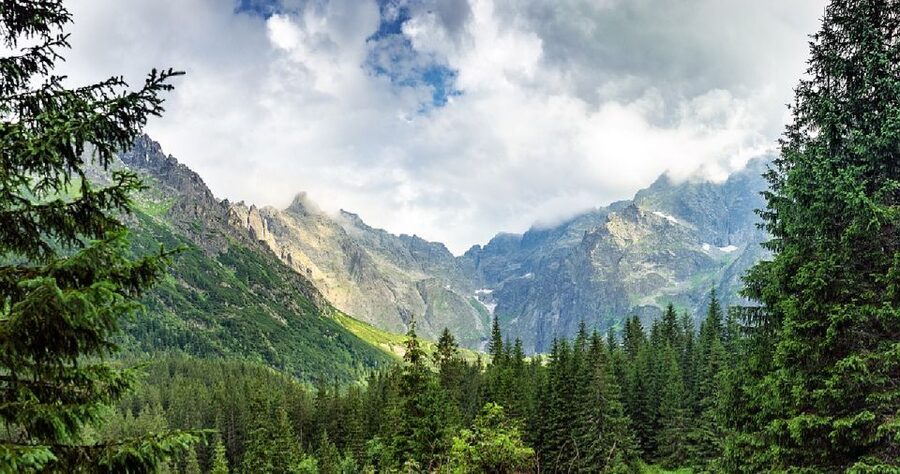 From Krakow: Morskie Oko, Zakopane & Thermal Baths - Packing list and timing tips so the walking part feels good