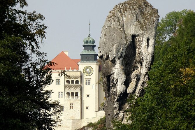 From Kraków: Ojców National Park and Pieskowa Skała Castle - Pieskowa Skala Castle: cliffside Renaissance and a Wawel connection