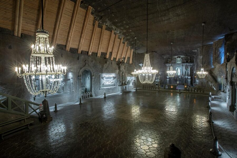 From Krakow: Salt Mine Guided Tour with hotel pick up - Getting back to Krakow: the elevator and the smooth finish