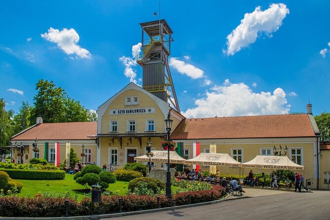From Krakow: Salt Mine Guided Tour with Transfer - Getting there from Kraków: a guided day with an air-conditioned transfer