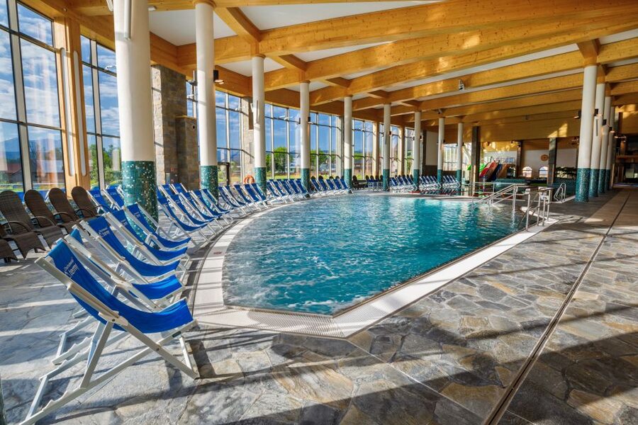 From Kraków: Tatra Mountans Ski Trip and Thermal Baths Visit - What the day feels like in real time (and where it can trip you up)