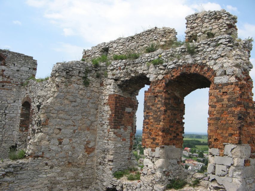 From Krakow: Trail of the Eagles’ Nests Day Tour - Weather, walking, and what you should pack